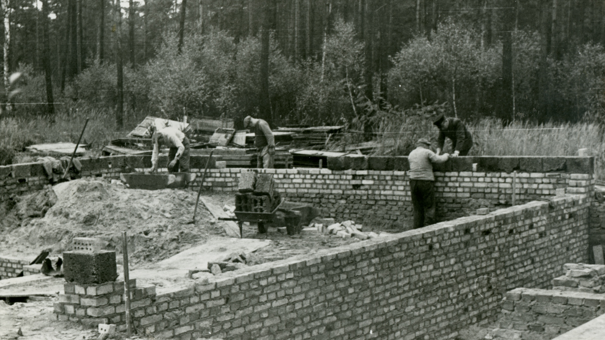 Baustelle, Grundmauern, Maurerarbeiten an FDJ-Jugendhochschule Bogensee